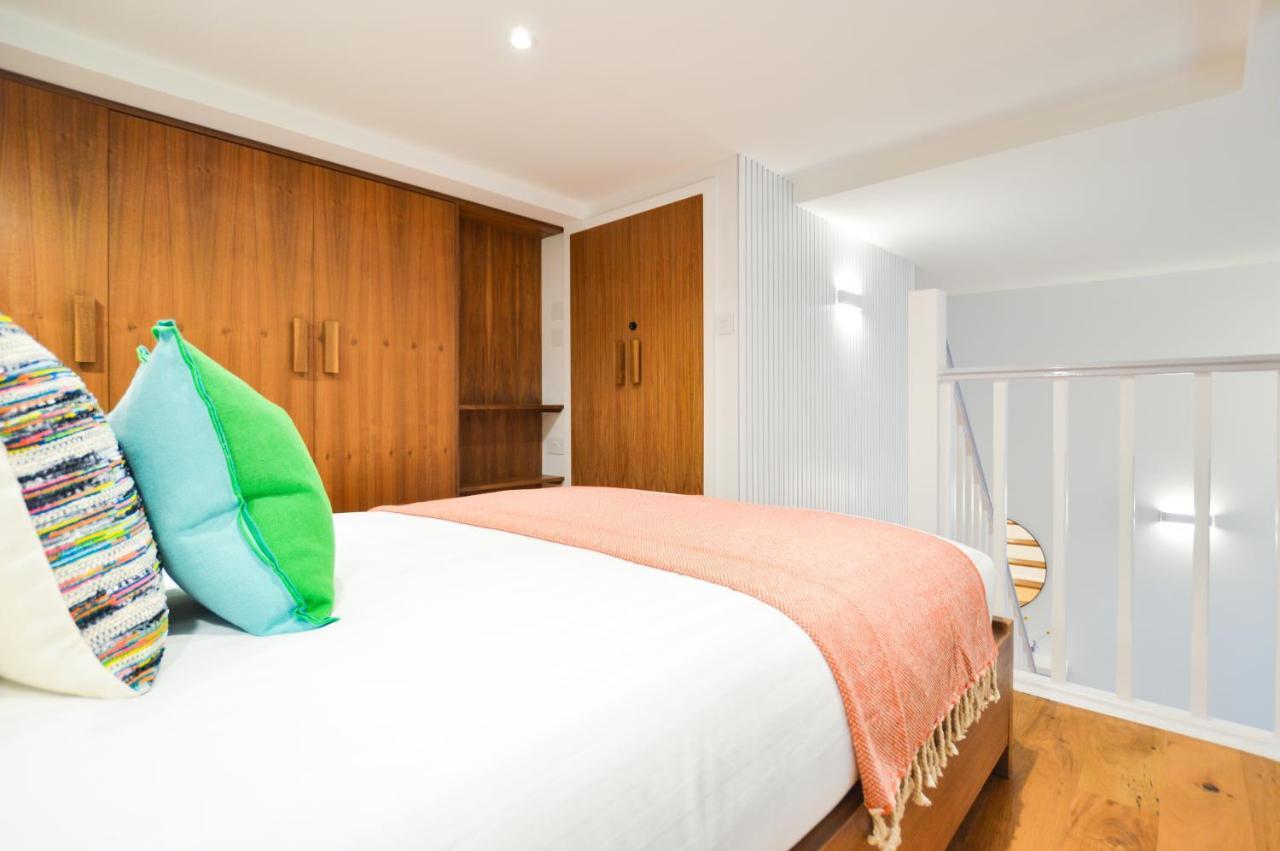 Spacious West Hampstead Apartment With Mezzanine Bedroom By Concept Apartments Londra Esterno foto