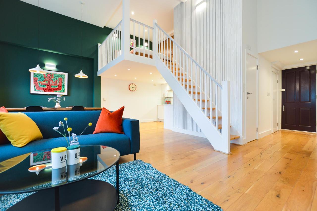 Spacious West Hampstead Apartment With Mezzanine Bedroom By Concept Apartments Londra Esterno foto