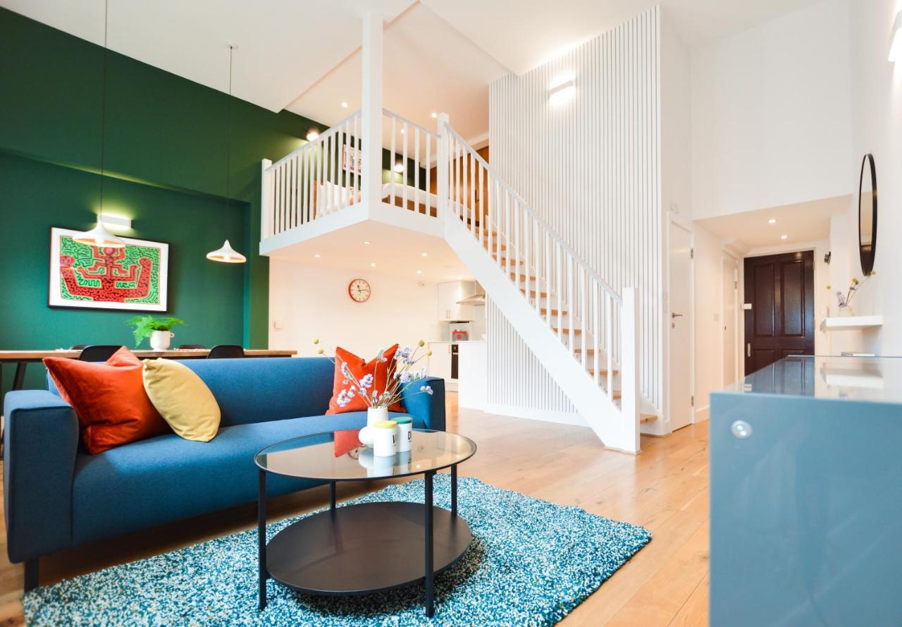Spacious West Hampstead Apartment With Mezzanine Bedroom By Concept Apartments Londra Esterno foto
