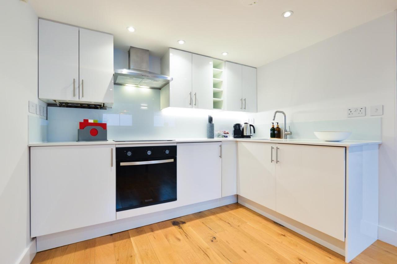 Spacious West Hampstead Apartment With Mezzanine Bedroom By Concept Apartments Londra Esterno foto