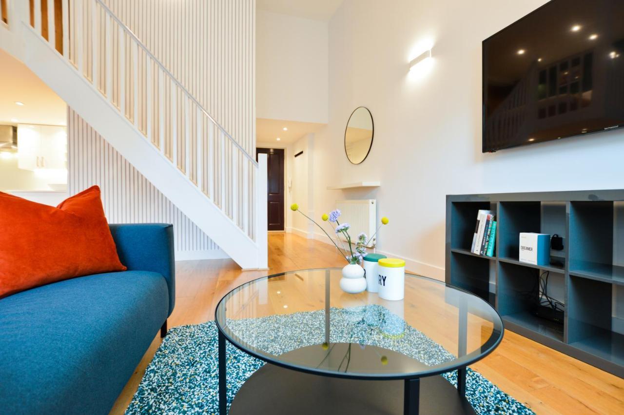 Spacious West Hampstead Apartment With Mezzanine Bedroom By Concept Apartments Londra Esterno foto